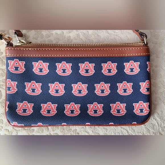 EUC Dooney & Bourke Auburn Tigers Wristlet - Picture 4 of 4